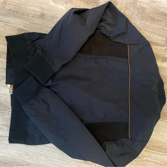 Moncler Courchevel light jacket windbreaker. - Picture 9 of 10